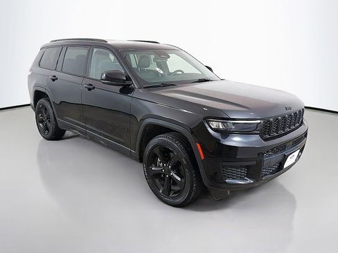 Used 2022 Jeep Grand Cherokee L Altitude image 41