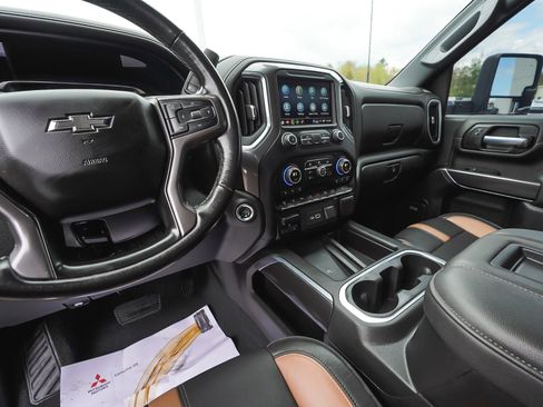 Used 2021 Chevrolet Silverado 2500 LTZ w/ Carhartt Edition AWD/4WD image 23