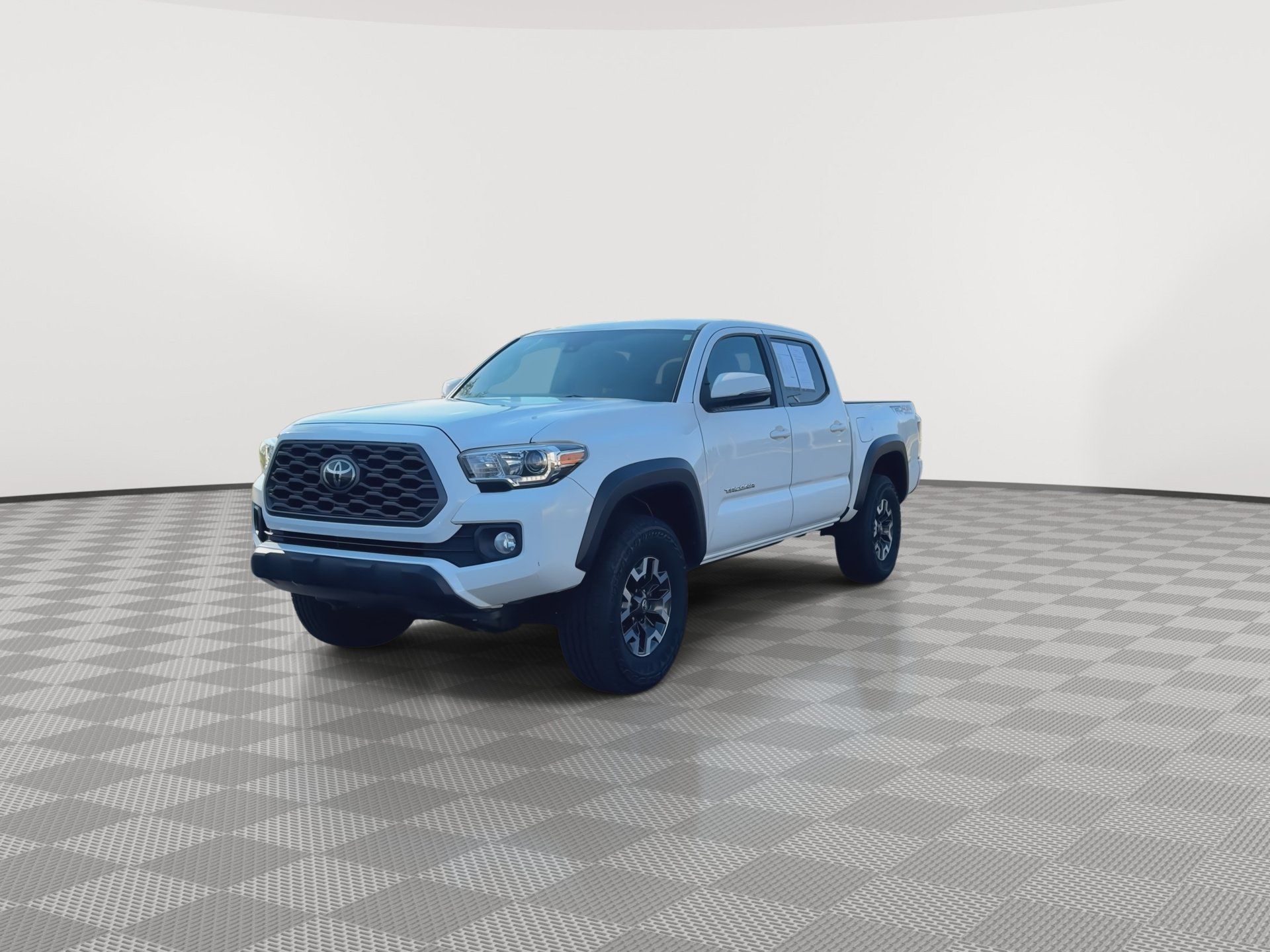Used 2021 Toyota Tacoma TRD Off-Road w/ Technology Package AWD/4WD image 4
