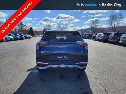 New 2025 Kia Sportage LX image 6