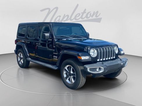 Used 2021 Jeep Wrangler Unlimited Sahara AWD/4WD image 8
