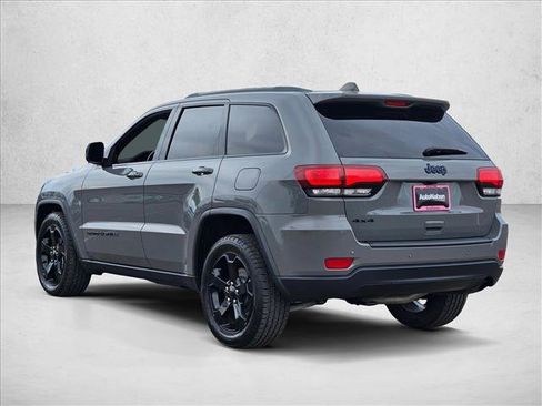 Used 2019 Jeep Grand Cherokee Laredo AWD/4WD image 8