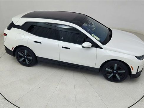 Used 2022 BMW iX xDrive50 w/ Premium Package image 74