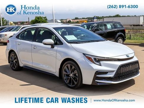 Used 2024 Toyota Corolla SE FWD image 8