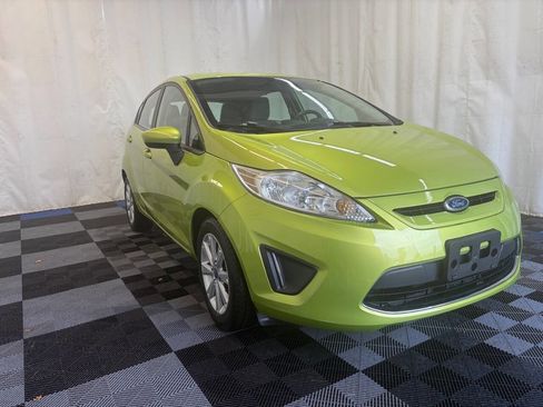 Used 2012 Ford Fiesta SE image 3