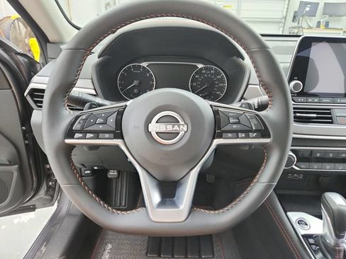 Used 2025 Nissan Altima 2.5 SR FWD image 22