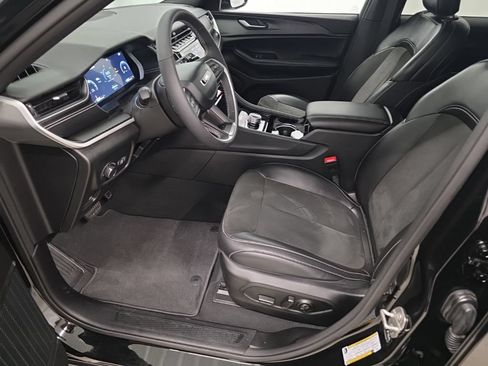 Used 2023 Jeep Grand Cherokee L Laredo AWD/4WD image 14