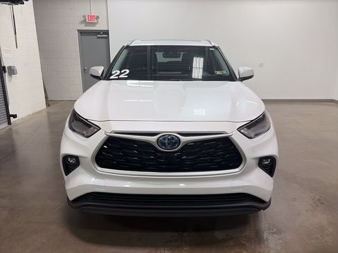 Used 2022 Toyota Highlander XLE AWD/4WD image 8
