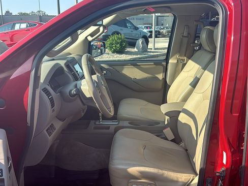 Used 2012 Nissan Frontier SL w/ Moonroof Pkg RWD image 15