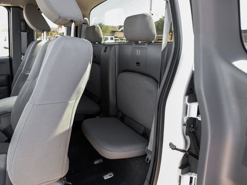 Used 2019 Nissan Frontier S image 33