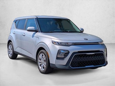 Used 2020 Kia Soul LX image 3