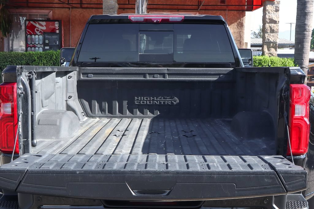 Used 2024 Chevrolet Silverado 3500 High Country w/ High Country Premium Package AWD/4WD image 8