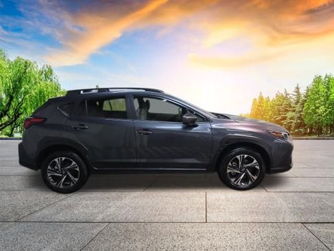 Used 2025 Subaru Crosstrek 2.0i Premium image 3