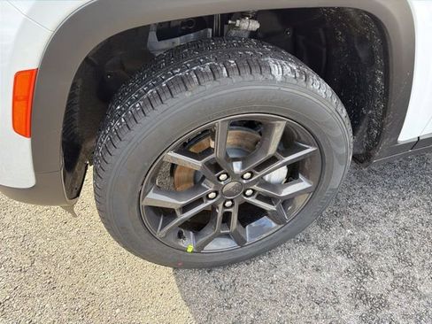 New 2025 Jeep Grand Cherokee Limited image 6