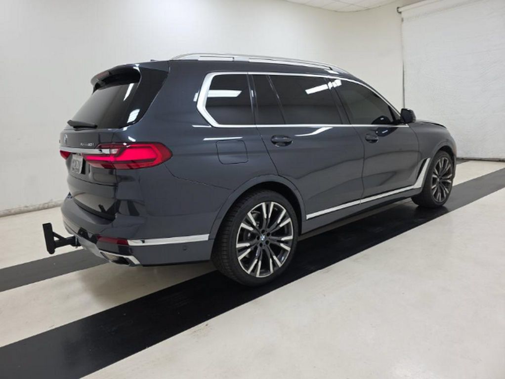 Used 2022 BMW X7 xDrive40i w/ Premium Package AWD/4WD image 4