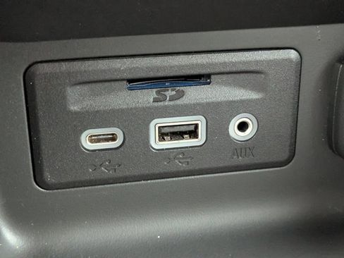 Used 2022 GMC Terrain SLT image 19