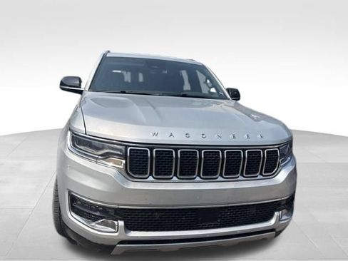 Used 2024 Jeep Wagoneer L Series II w/ Flexible Seating Group AWD/4WD image 5