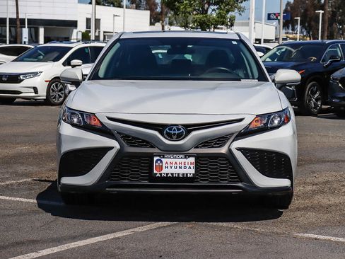 Used 2024 Toyota Camry SE FWD image 2