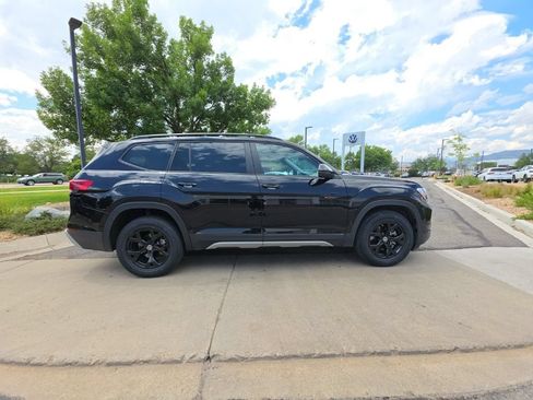 Used 2024 Volkswagen Atlas Peak Edition SE AWD/4WD image 6