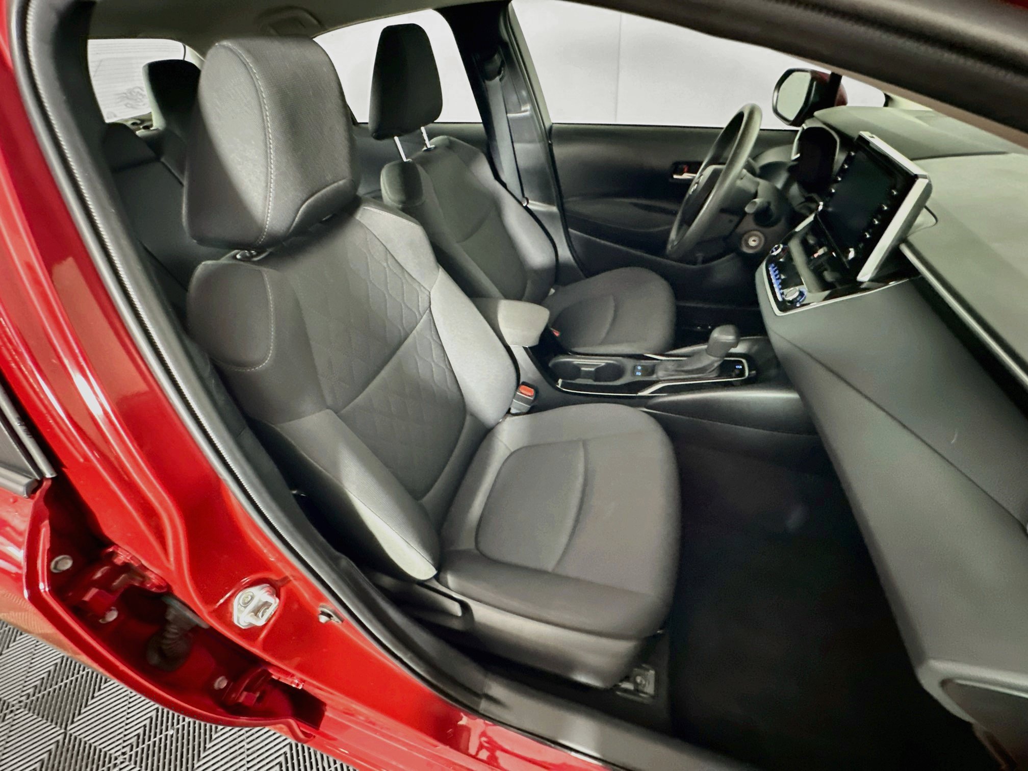 Used 2020 Toyota Corolla LE w/ Protection Package FWD image 29