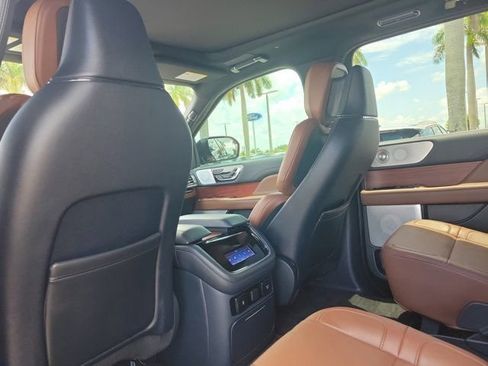 Certified 2023 Lincoln Navigator Reserve AWD/4WD image 15