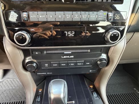 Certified 2023 Lexus GX 460 Premium w/ Premium Package AWD/4WD image 27
