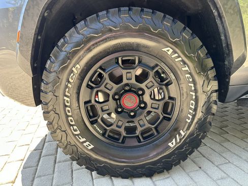 Used 2024 Toyota Sequoia TRD Pro AWD/4WD image 10