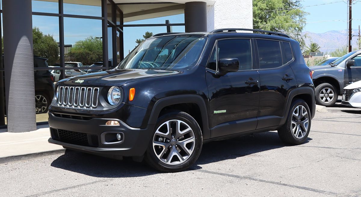 Used 2018 Jeep Renegade Latitude FWD image 3