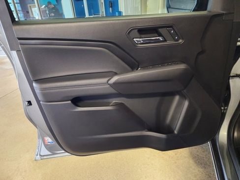 Used 2023 Chevrolet Colorado LT w/ LT Convenience Package III image 10