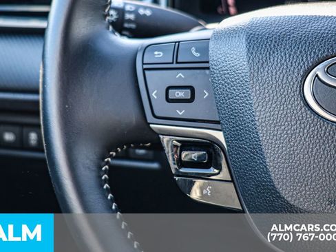 Used 2025 Toyota Camry SE image 36