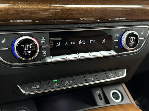 Used 2022 Audi Q5 e Premium Plus w/ Premium Plus Package image 17