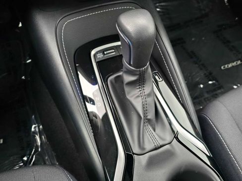 Used 2025 Toyota Corolla SE image 25