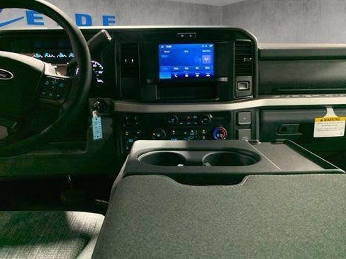 New 2026 Ford F250 XLT w/ FX4 Off-Road Package AWD/4WD image 12