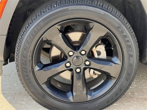 Used 2022 Jeep Grand Cherokee Altitude image 6