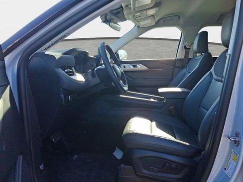 Used 2026 Ford Explorer Active w/ Active Comfort Package AWD/4WD image 8