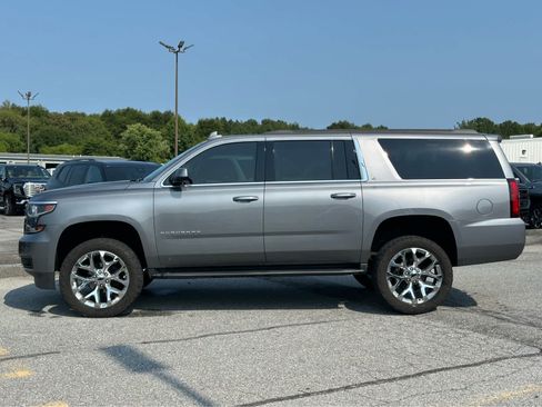 Used 2020 Chevrolet Suburban LT AWD/4WD image 7