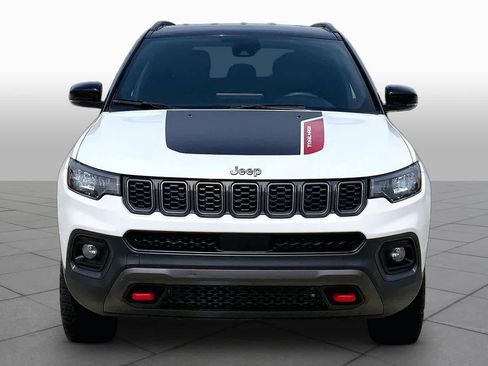 Used 2024 Jeep Compass Trailhawk AWD/4WD image 4