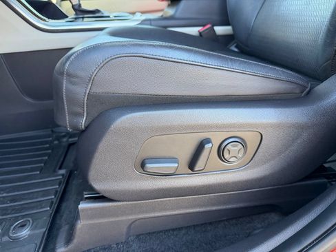 Used 2024 Kia Carnival SX Prestige FWD image 16