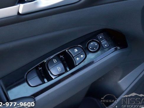 New 2025 Nissan Altima 2.5 SL image 11