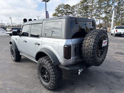 Used 2023 Ford Bronco Wildtrak image 6