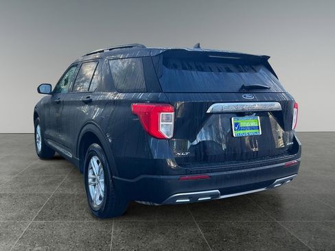 Used 2023 Ford Explorer XLT w/ Equipment Group 202A image 5