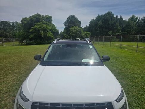 Used 2025 Hyundai Venue Limited FWD image 37