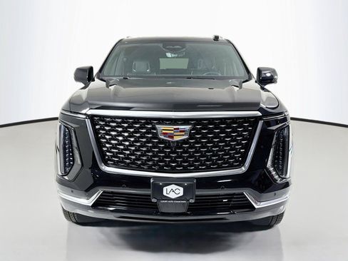 Used 2025 Cadillac Escalade ESV Premium Luxury AWD/4WD image 11