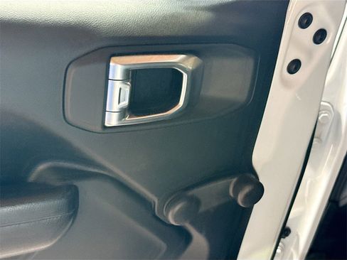 Used 2021 Jeep Wrangler Unlimited Willys image 18