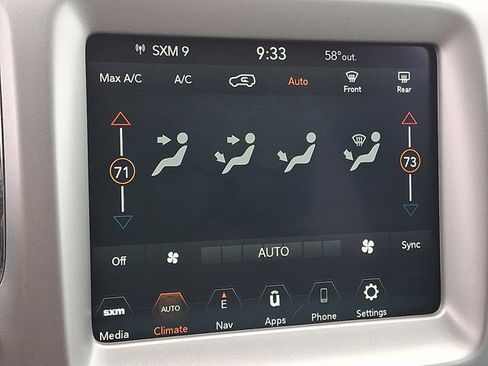 Used 2021 Jeep Compass Latitude w/ Driver Assistance Group AWD/4WD image 18