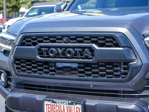 Used 2022 Toyota Tacoma TRD Off-Road AWD/4WD image 6