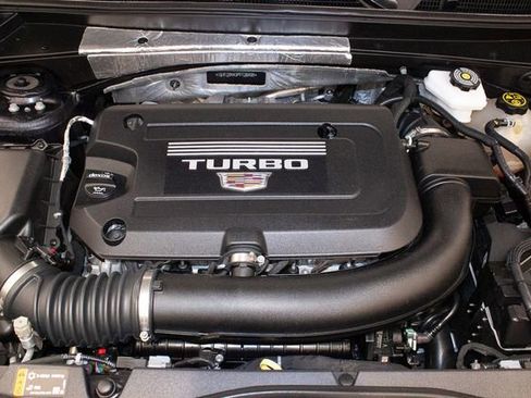 Used 2023 Cadillac XT4 Luxury w/ Cold Weather Package image 3