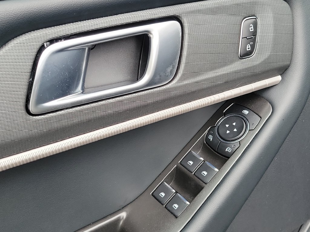 Used 2025 Ford Explorer ST-Line AWD/4WD image 24