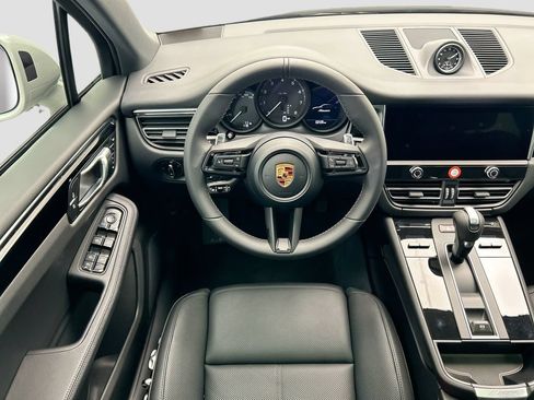 Used 2026 Porsche Macan AWD/4WD image 13