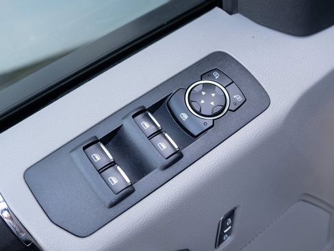 Used 2019 Ford F150 XLT image 13